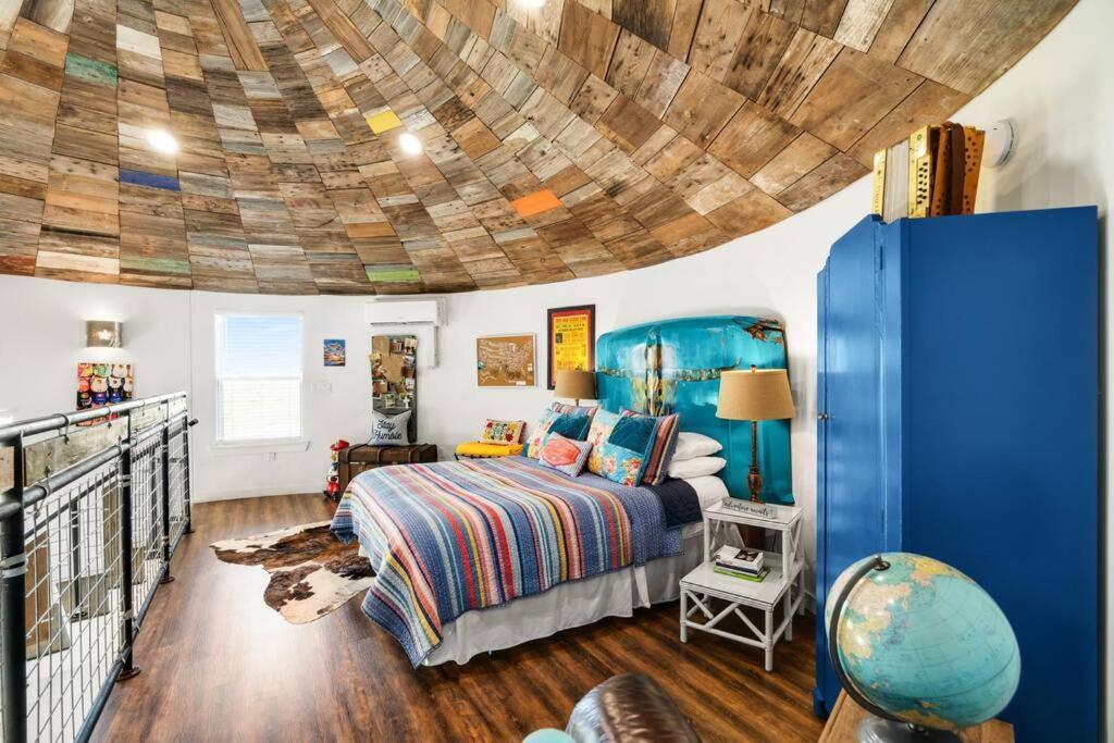 Silo House At Laughing Llama Farm Troy Exterior photo