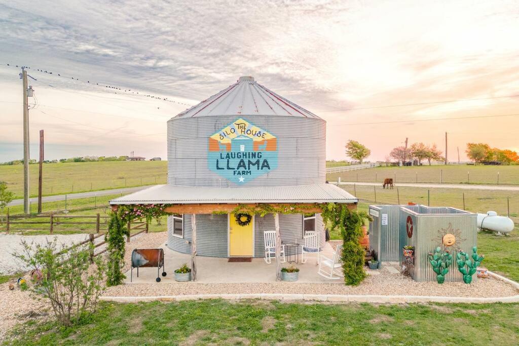 Silo House At Laughing Llama Farm Troy Exterior photo