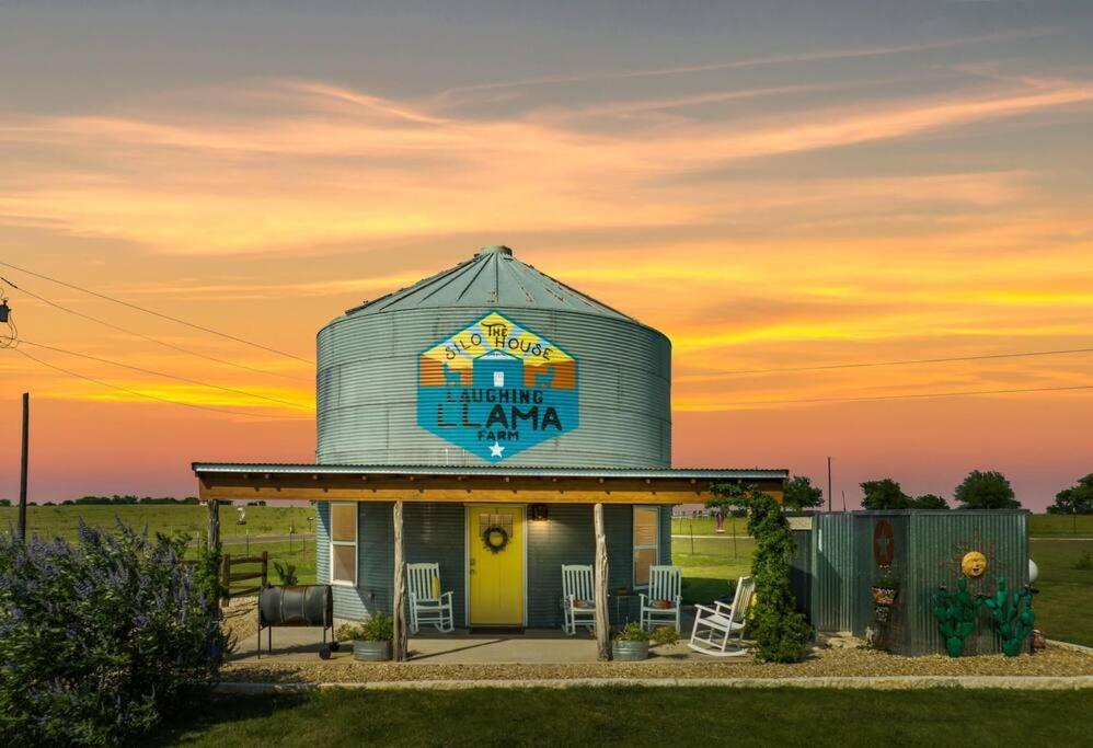 Silo House At Laughing Llama Farm Troy Exterior photo